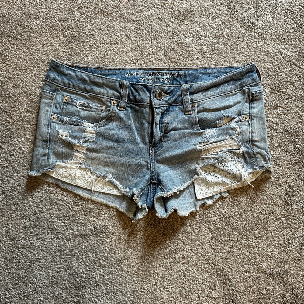 American Eagle Distressed Jean Shorts - Light Blue